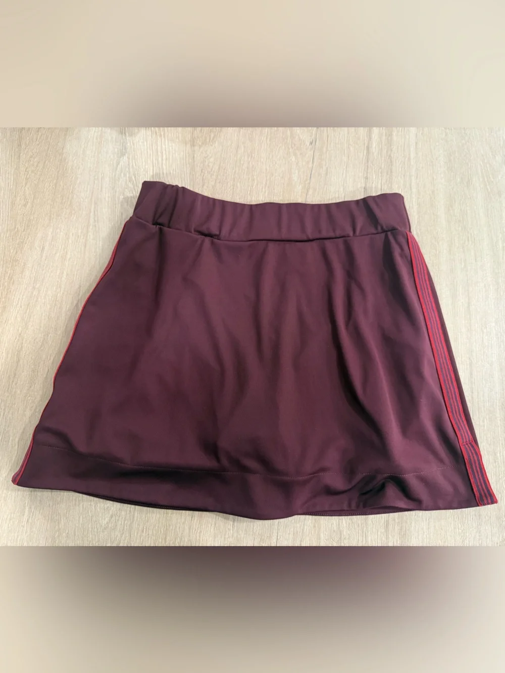 Tuckernuck Karrie Golf Skirt Wine Fall Burgundy Performance Stretch Skort Sz Med